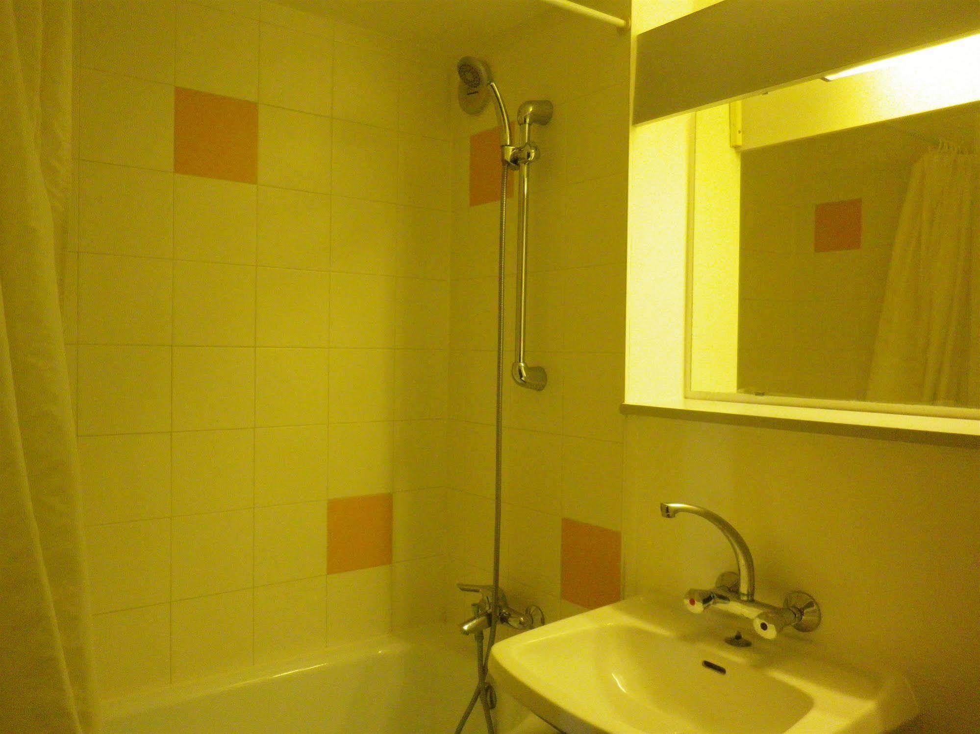 Hotel Amys Voreppe Ngoại thất bức ảnh